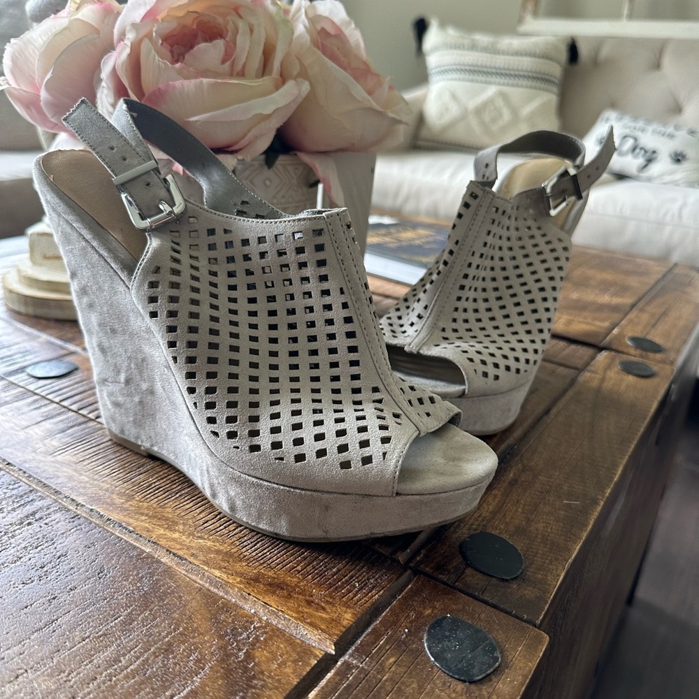 Chinese Laundry Grey Suede Wedges